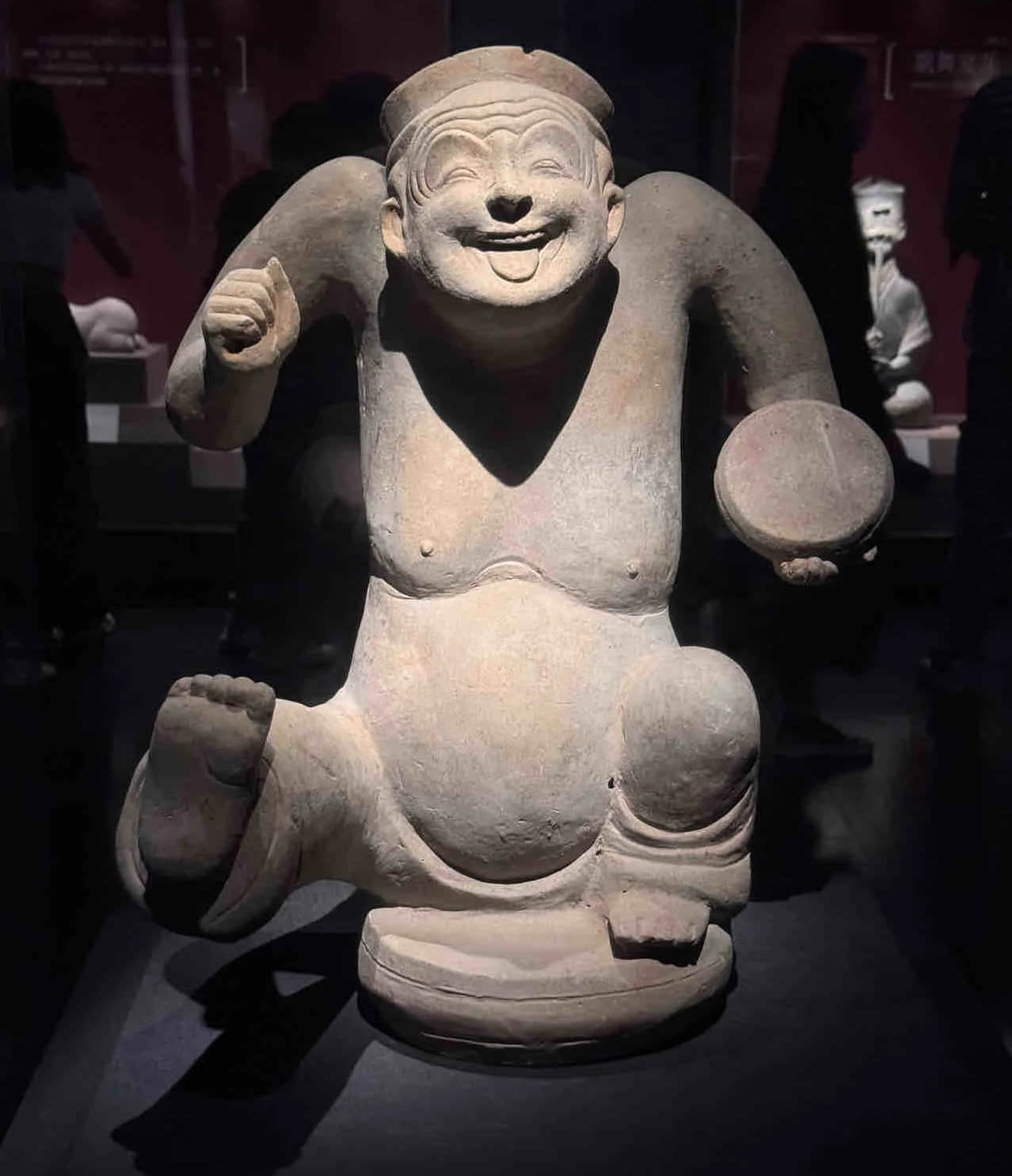 Chengdu Museum's clay figurines collection