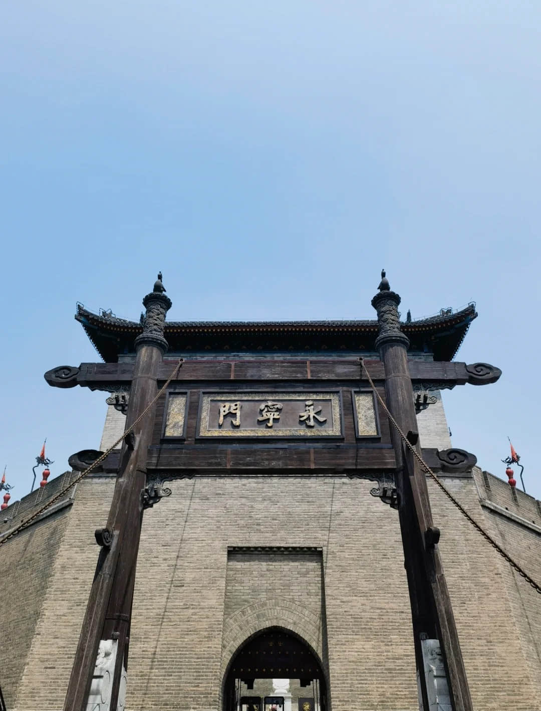 The majestic Yongning Gate of Xi'an City Wall