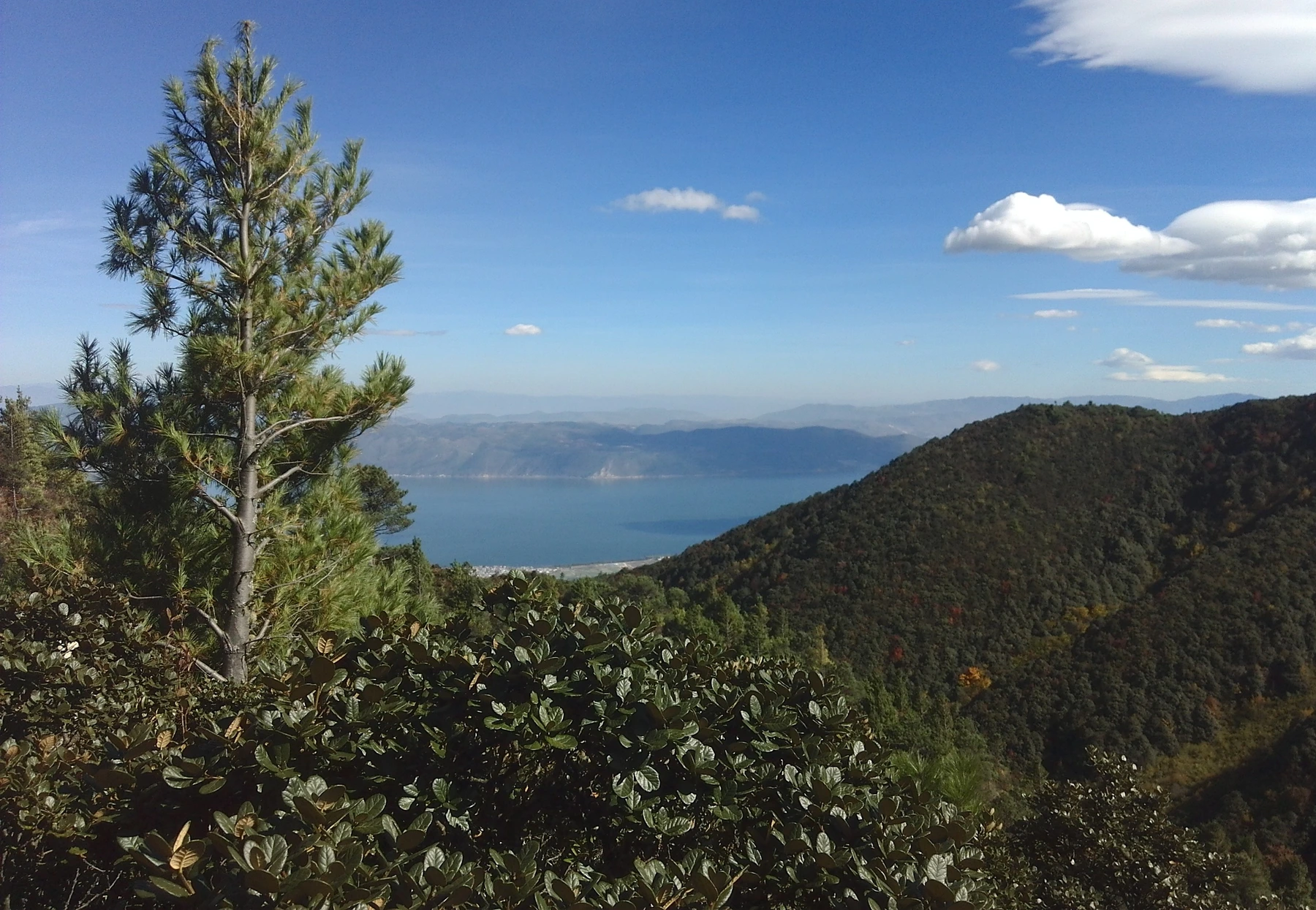 Cangshan overlooking Erhai Lake and the Dali basin
