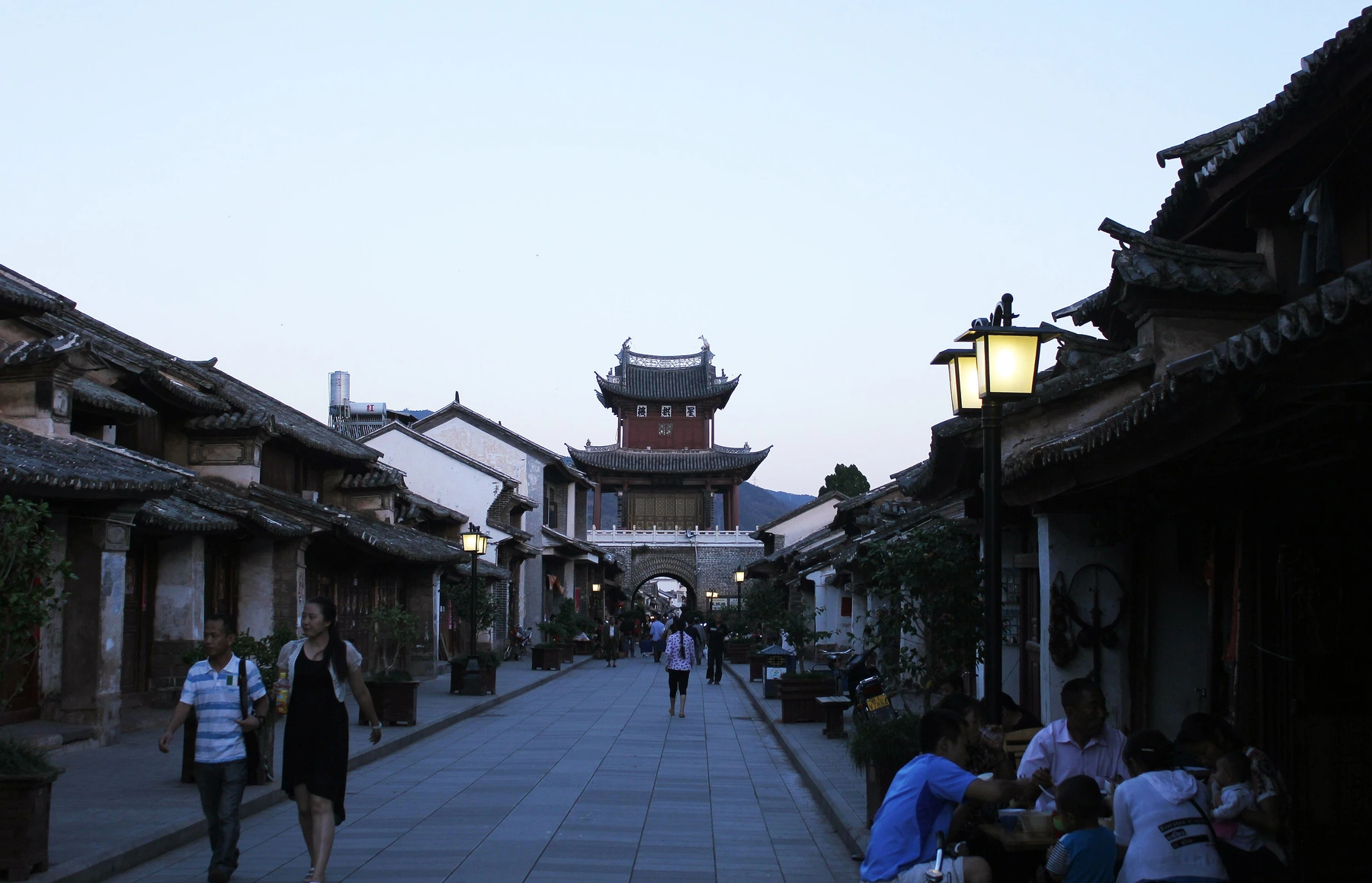 North Road leading toward Xinggong Tower in Weishan