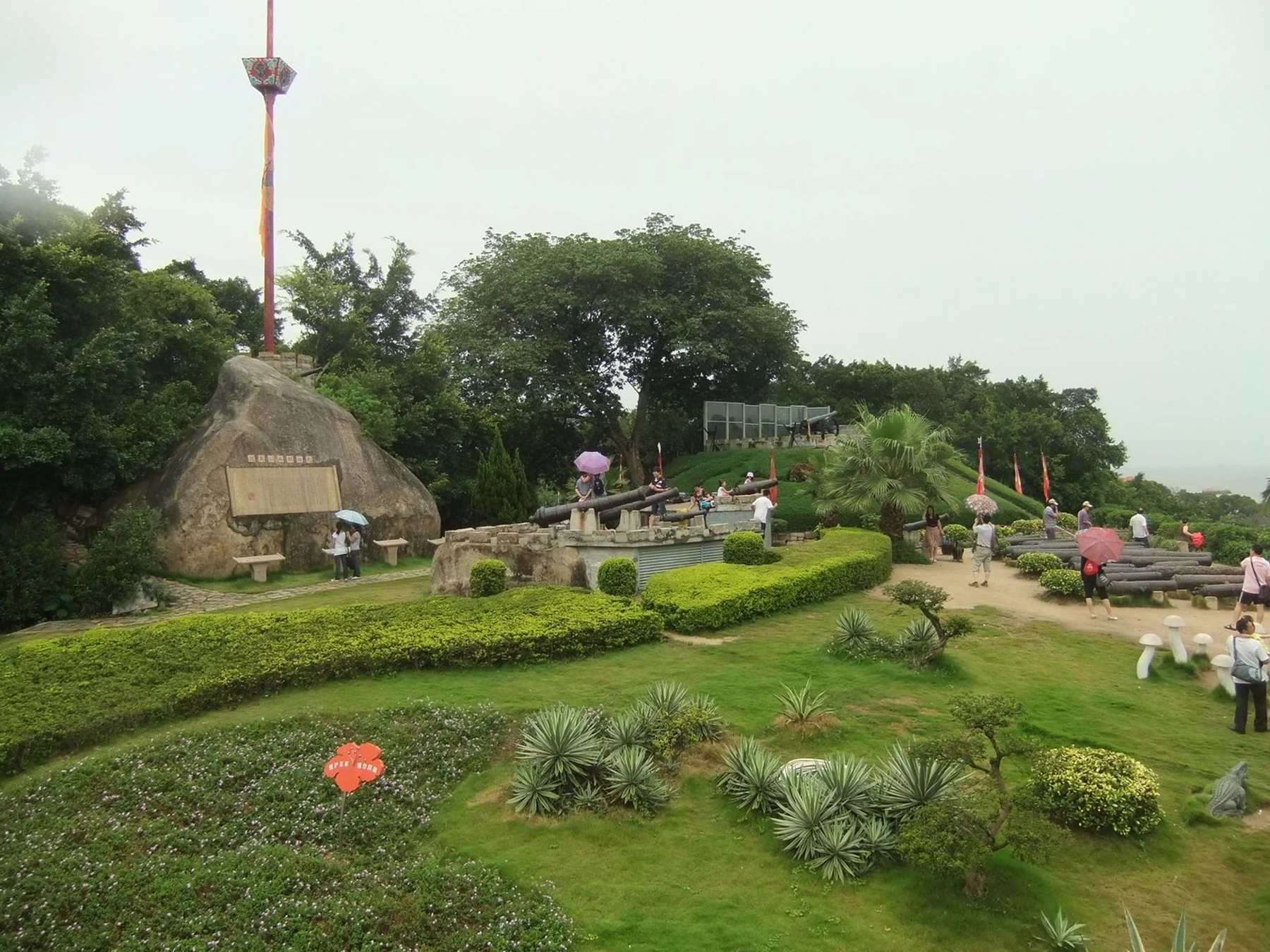 Stone wall and fortified route at Hulishan