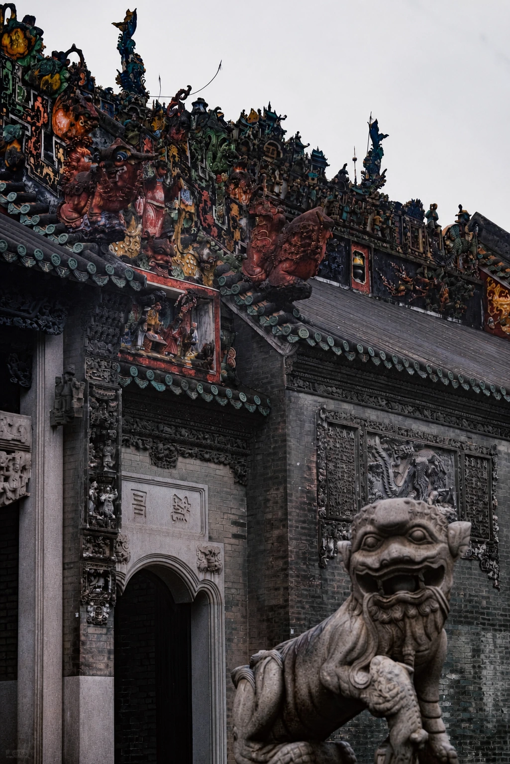 Layered roof decoration and courtyards at Chen Clan Ancestral Hall