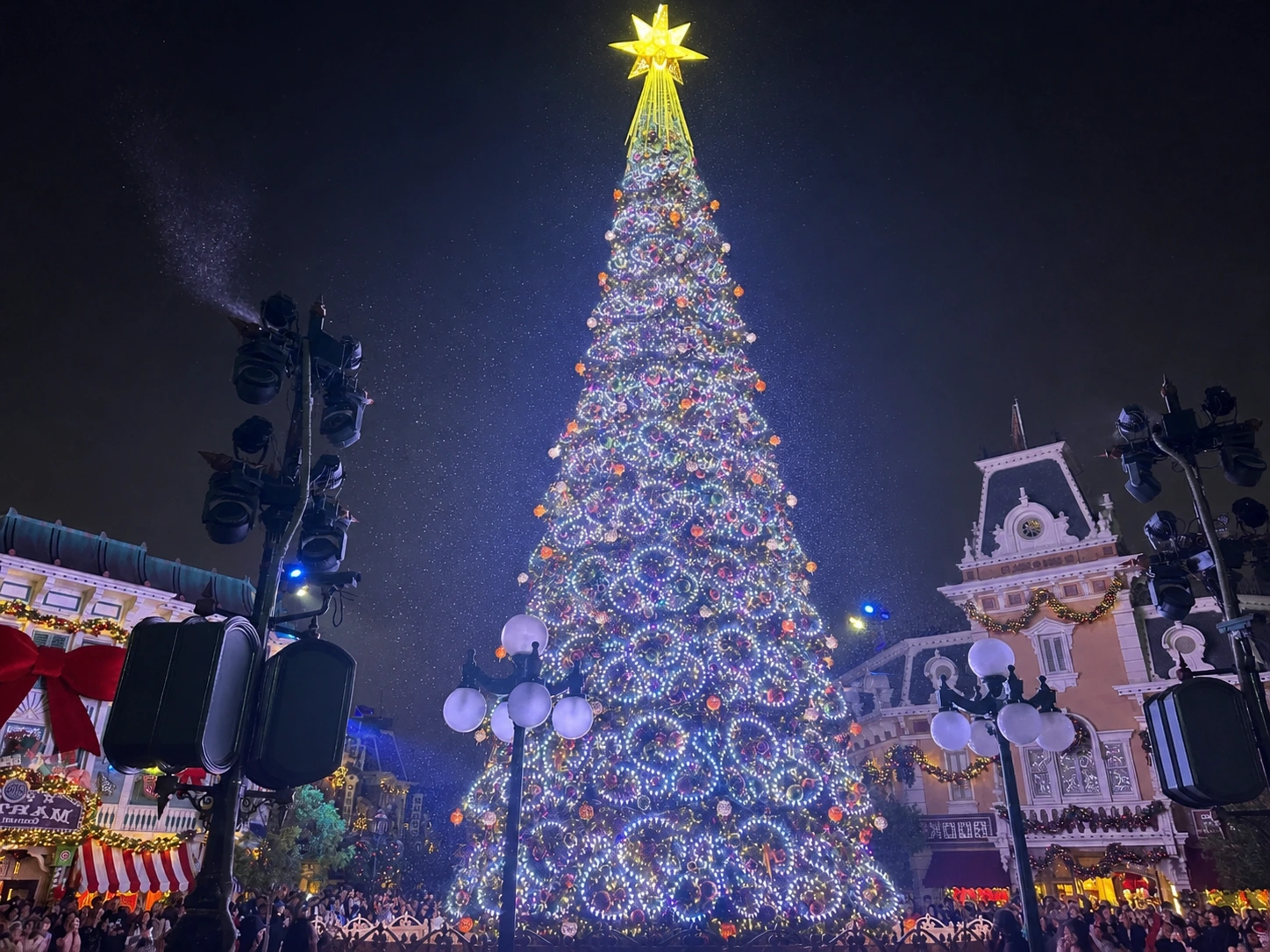 Hong Kong Disneyland Castle night illumination