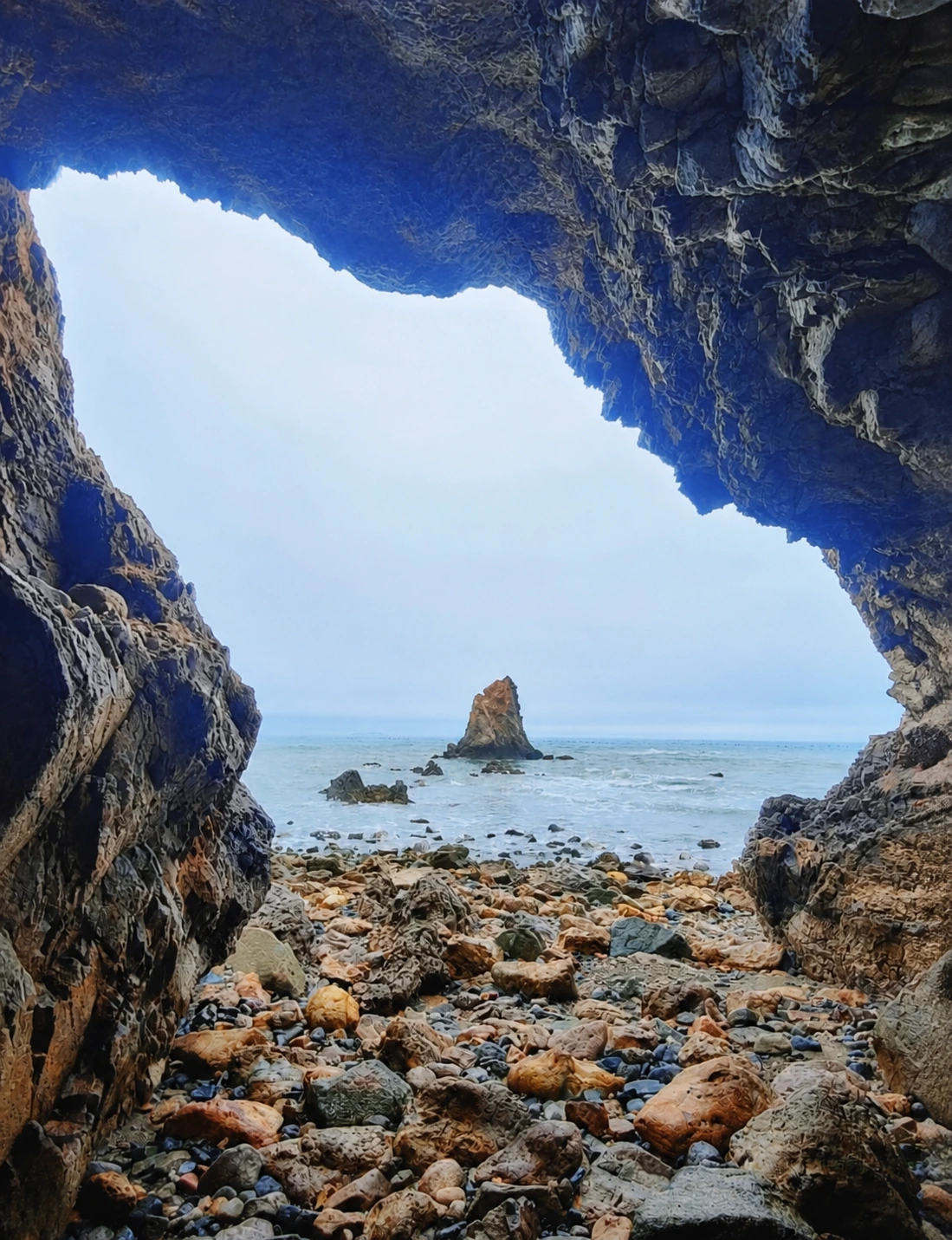 Famous cave at Shilaoren Beach