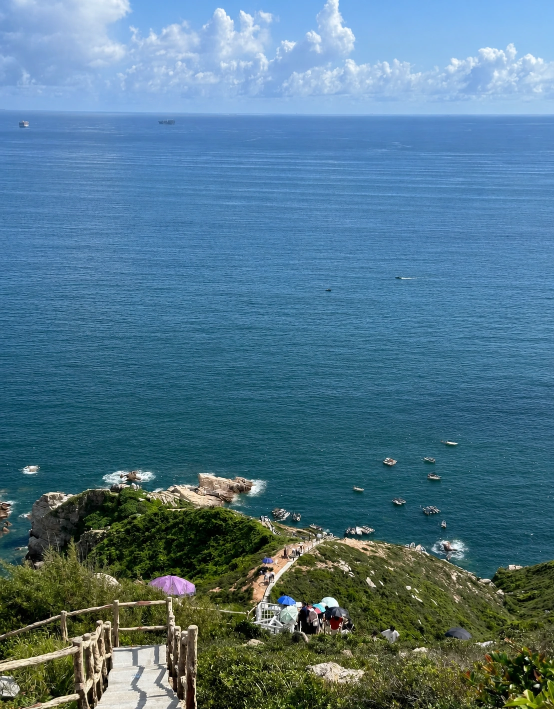 Scenic boardwalk at Shenzhen Astronomical Observatory