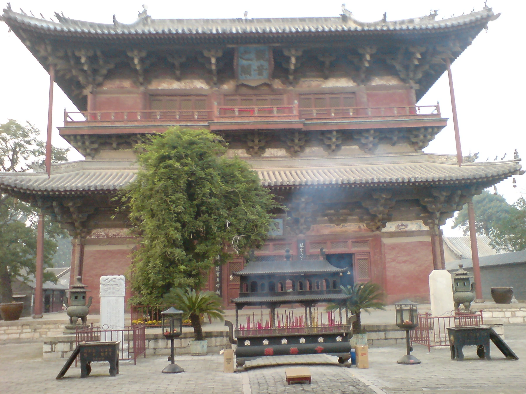 Exterior view of the multi-level Guanyin Pavilion at Dule Temple