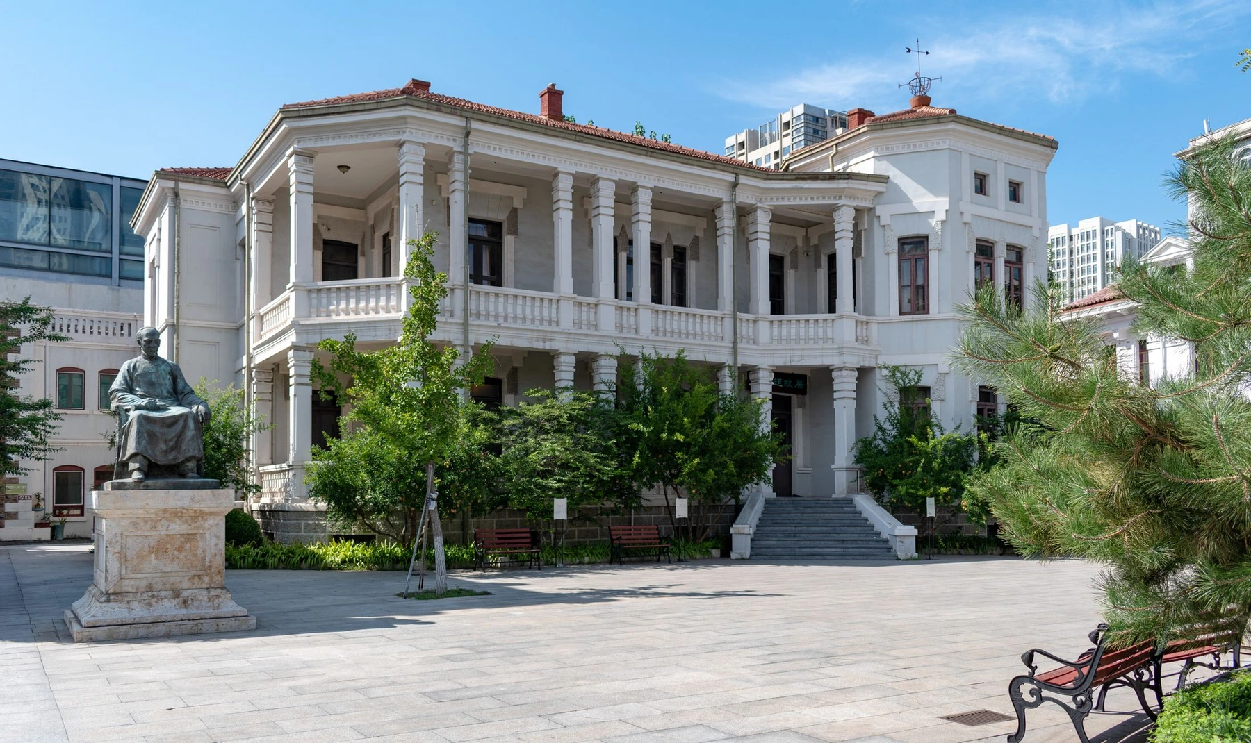 Pedestrian street through Tianjin Italian Style Town