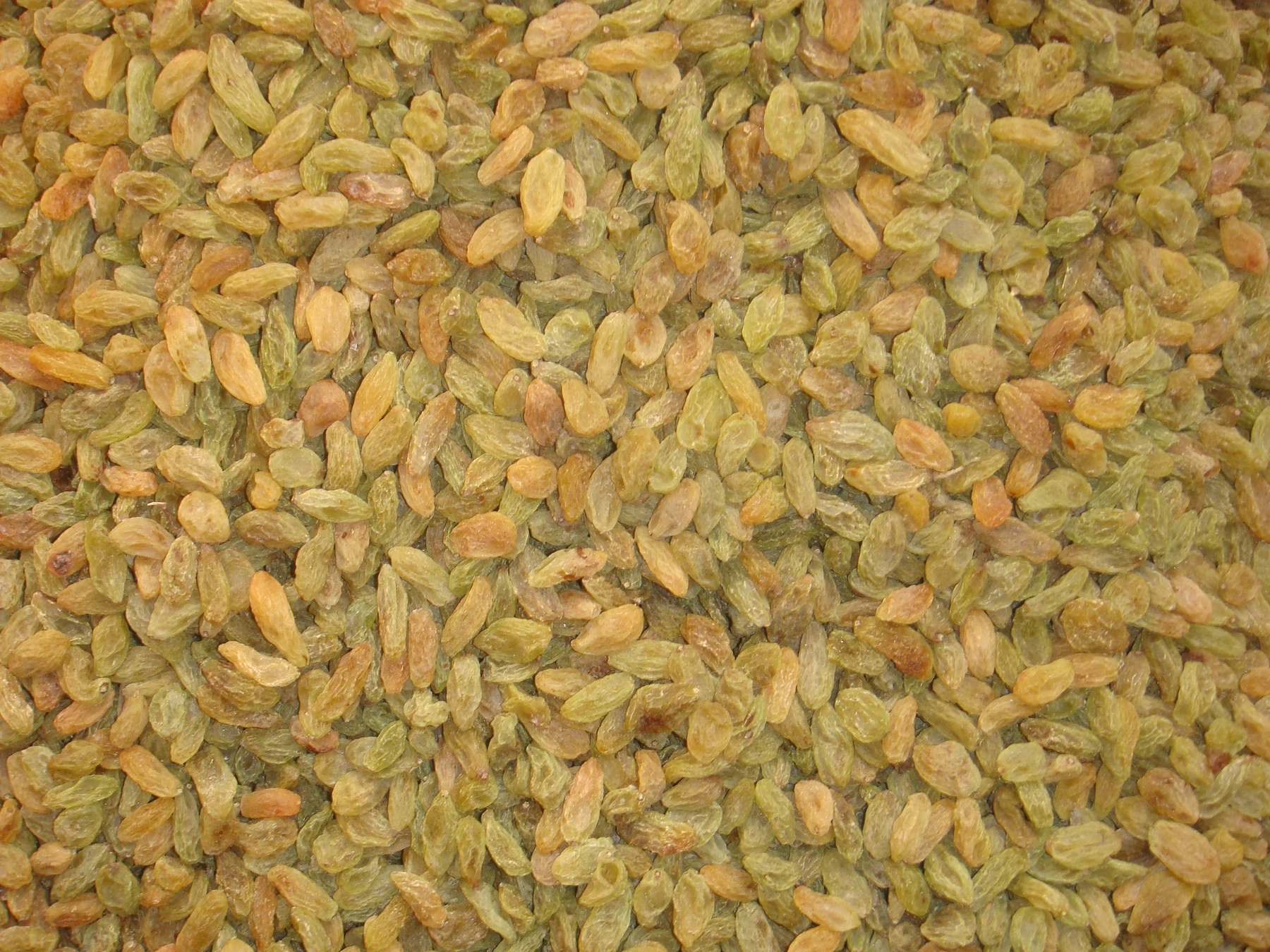 Xinjiang raisins shown as a regional ingredient rather than a specific vendor endorsement