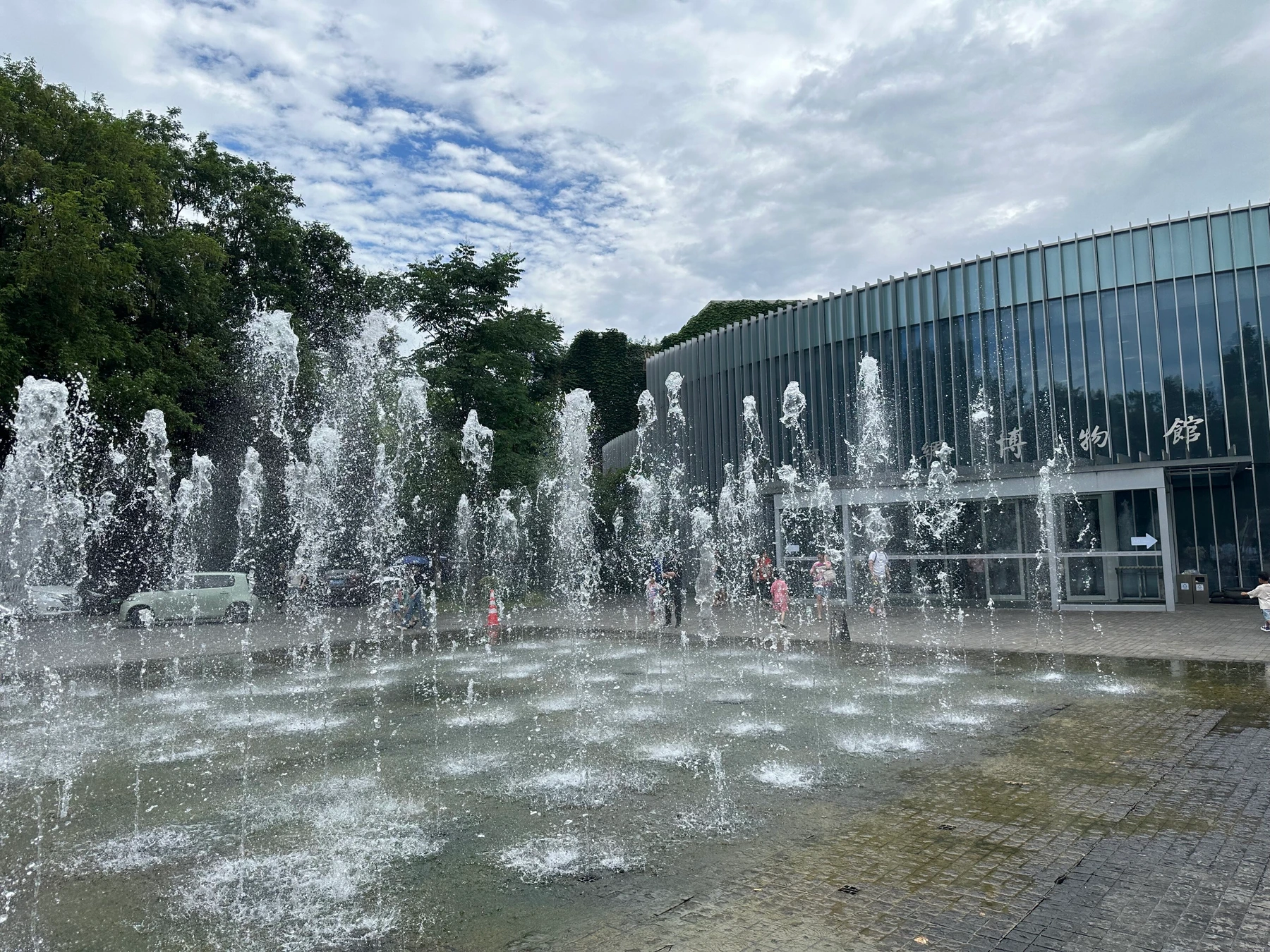 Fountain and museum buildings at the China National Silk Museum