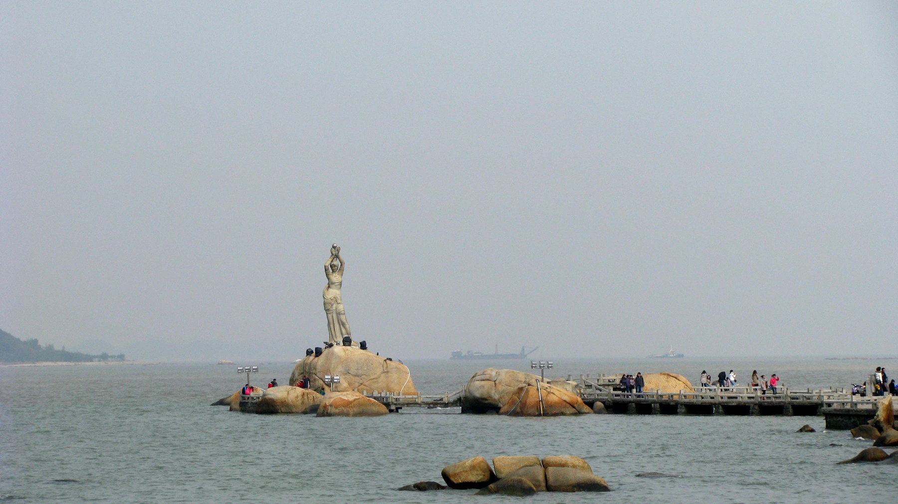 Zhuhai Fisher Girl statue off the Lovers' Road coast