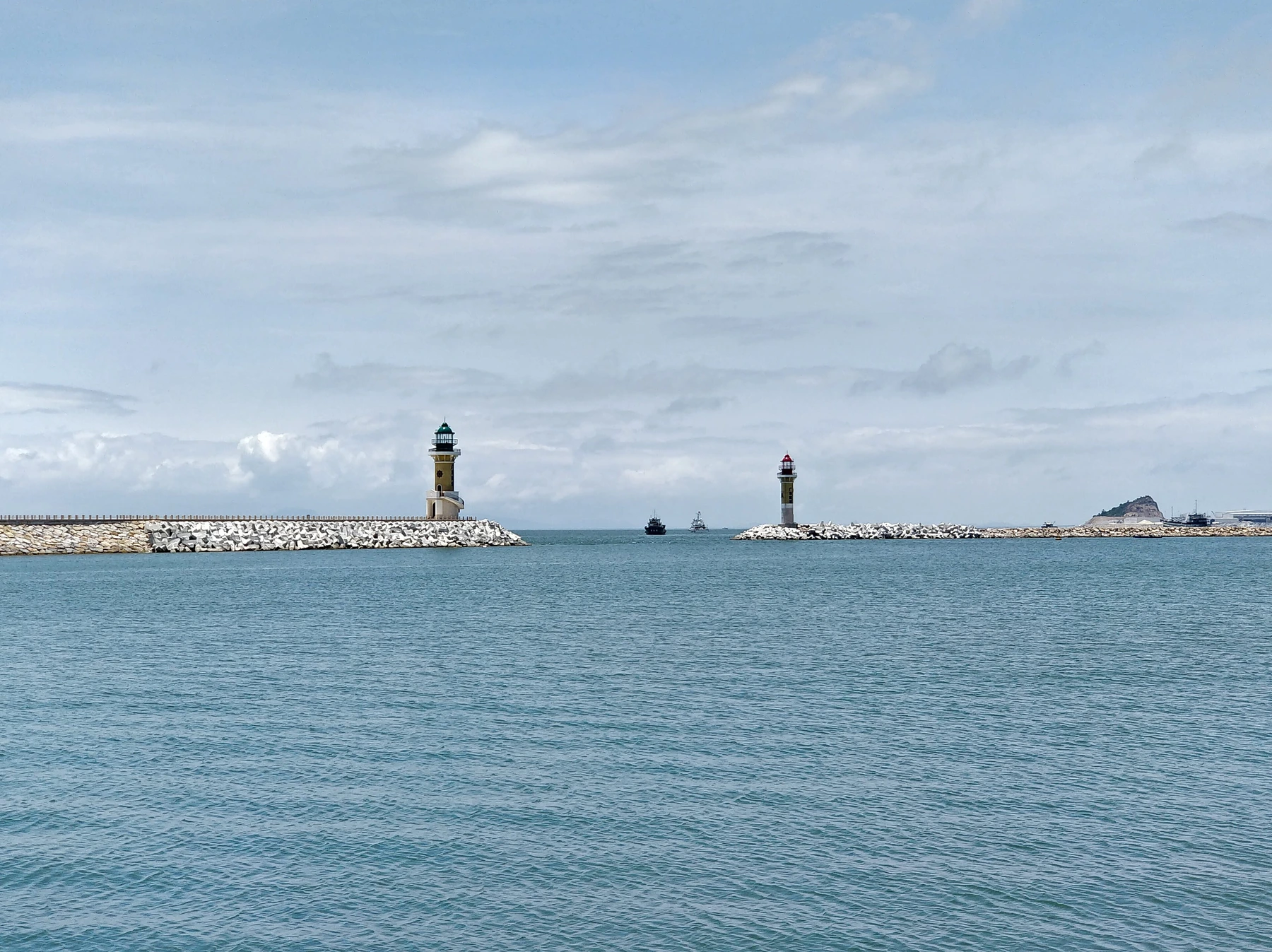 Navigation lights marking the maritime approach to Guishan Island