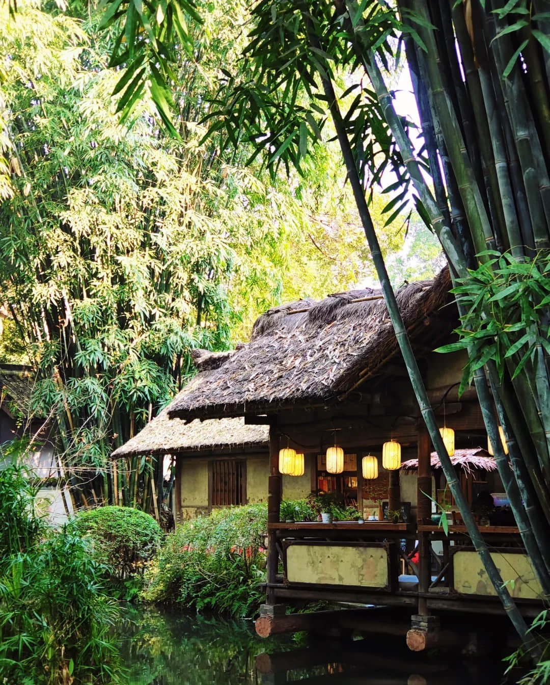 Du Fu Thatched Cottage's iconic thatched roof building