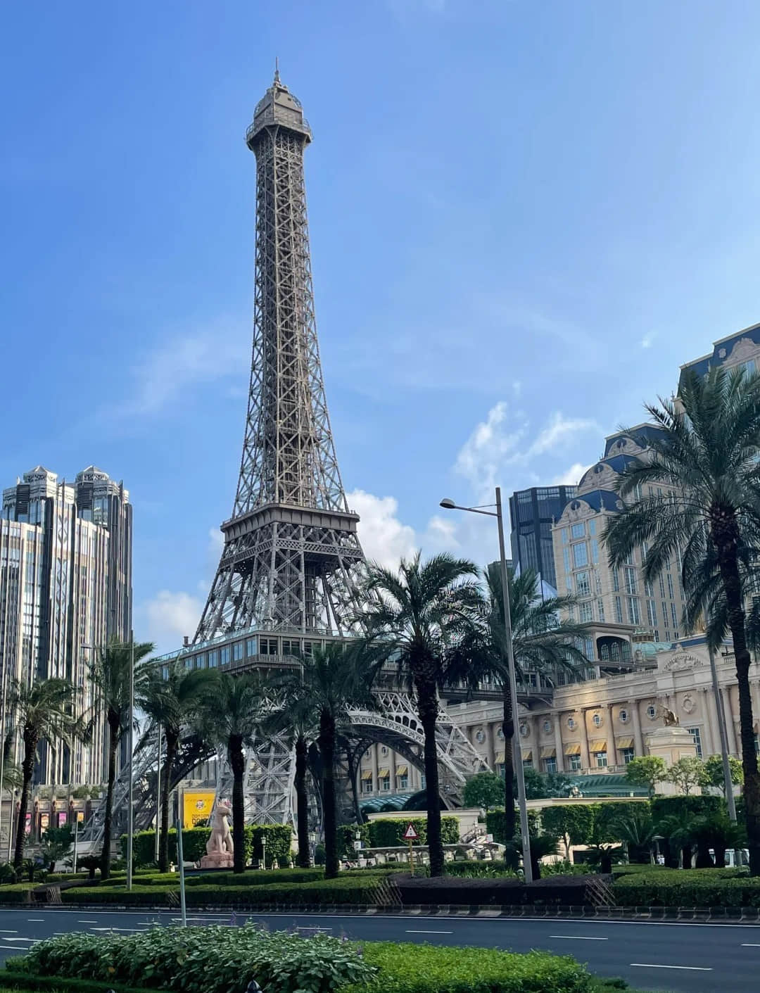 Close-up front view of the Eiffel Tower at The Parisian Macao