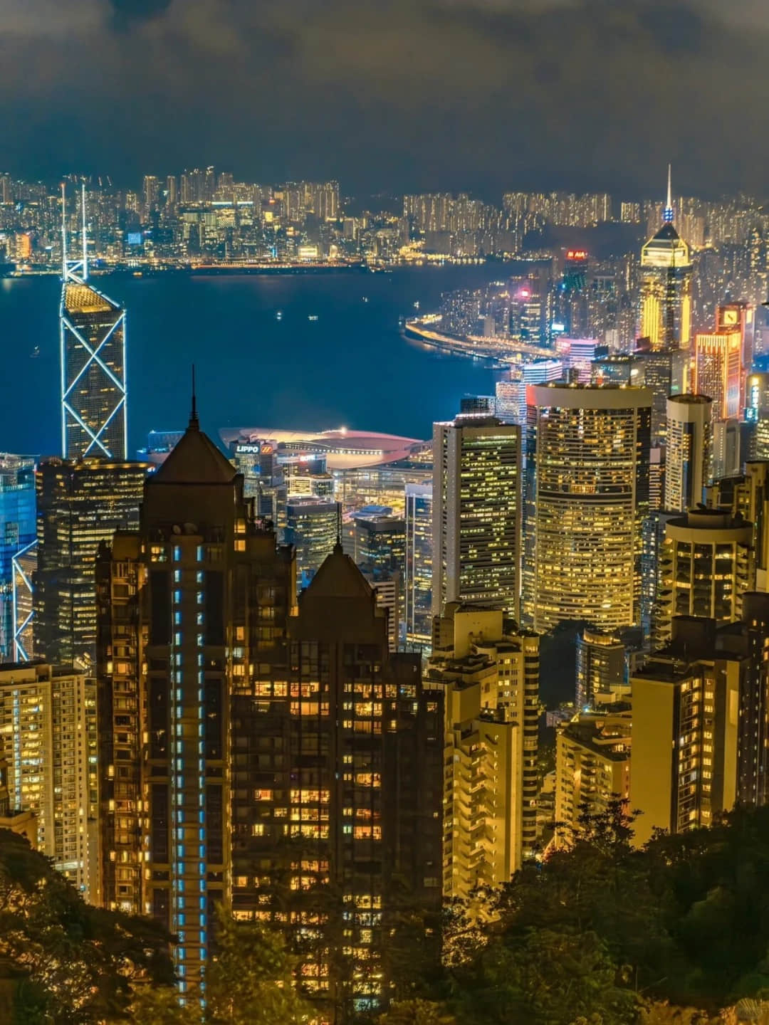 Close-up night view from Victoria Peak