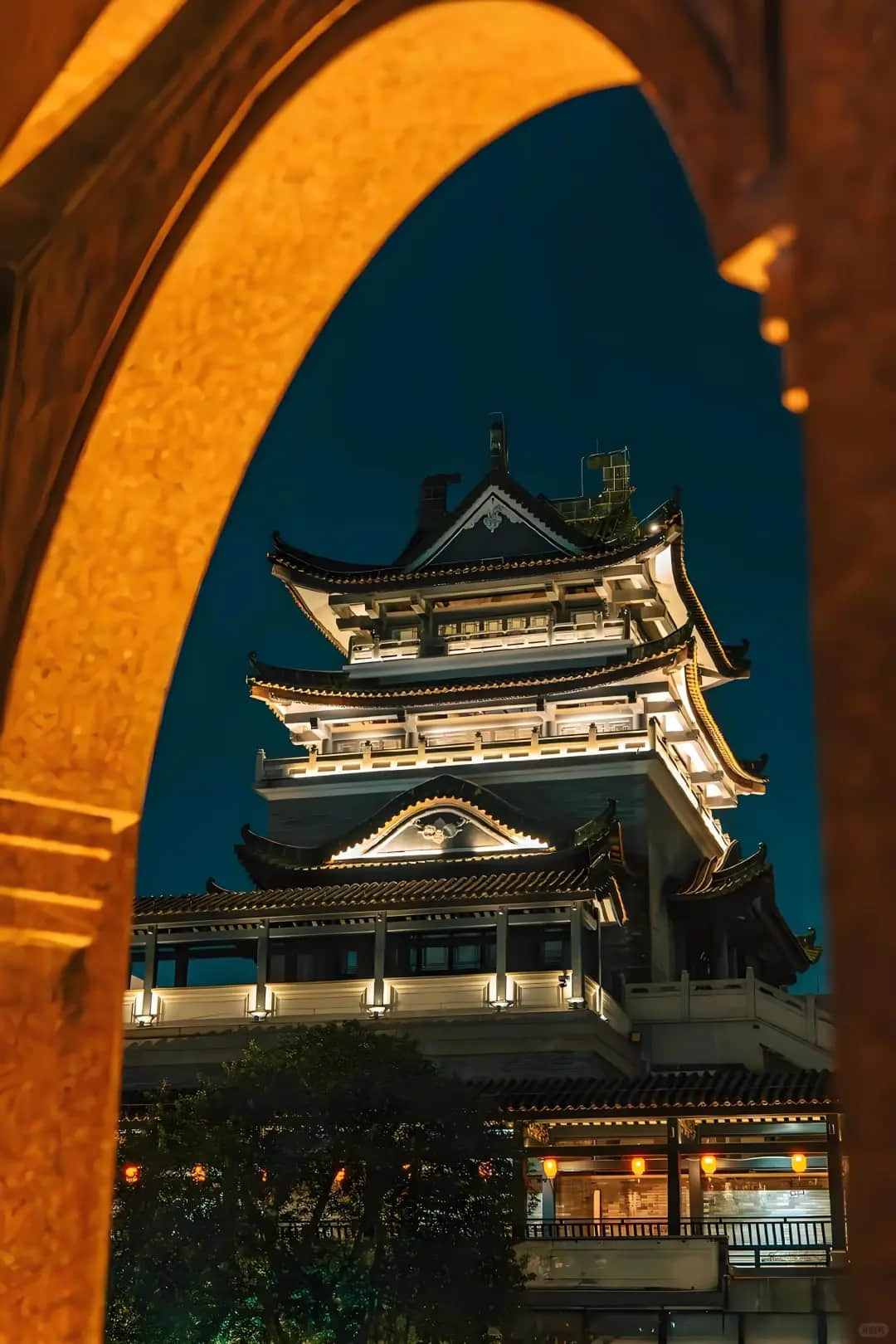 Night view of traditional architecture at Yongqing Fang